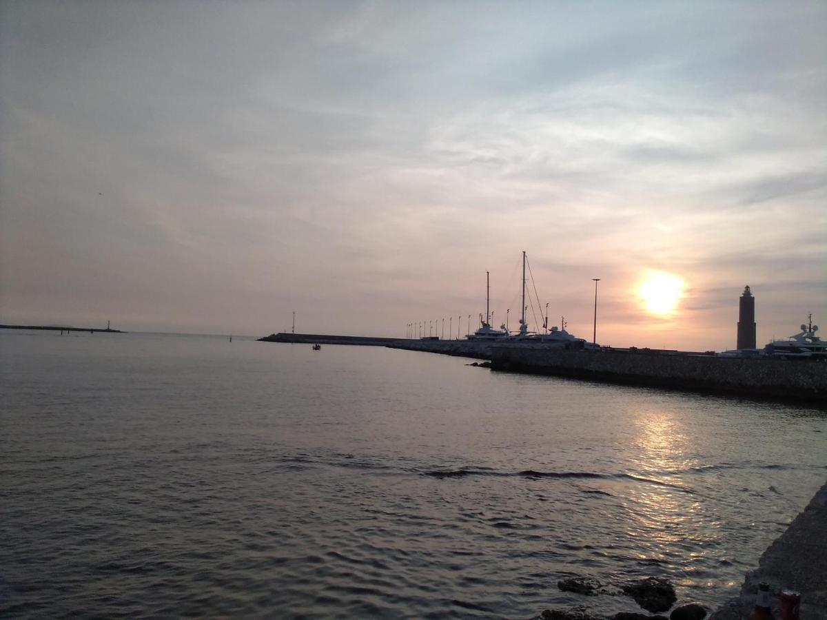 Casina Del Porto Villa ลีวอร์โน ภายนอก รูปภาพ